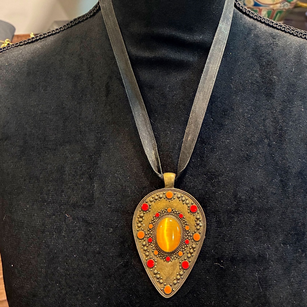 Vintage Pendant Necklace